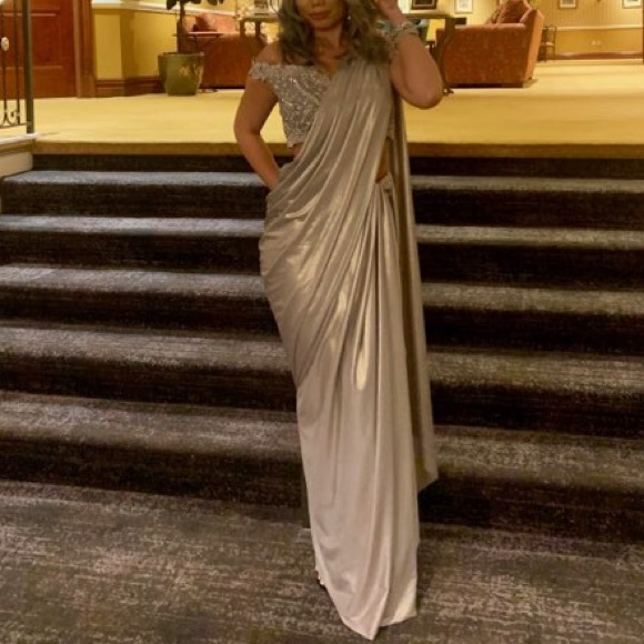 Intricate Silver / Champagne Sequin Sari - Picture 7 of 7